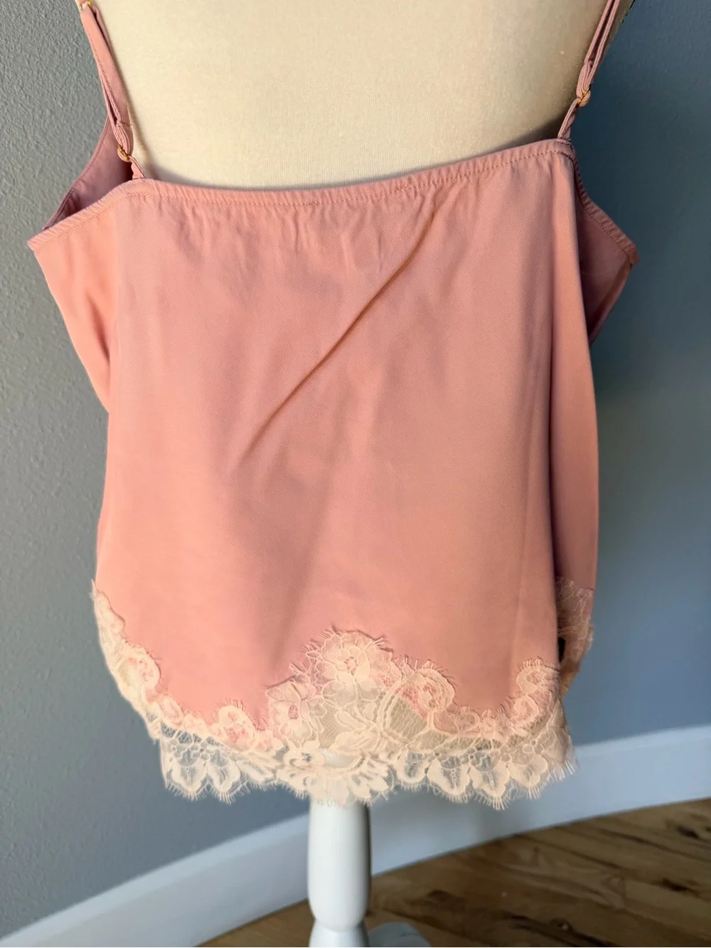 Nordstrom Pink Lace Trim Camisole Top V-Neck Spaghetti Strap Size Large